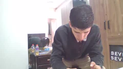 Snapshot of jhongrey2 chatting on 03.05.25 jhon online show from 03.05.25