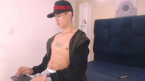 Snapshot of jhonn_rhyss chatting on 12.23.24 Jhon online show from 12.23.24