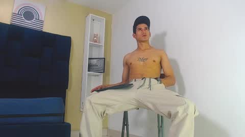 Snapshot of jhonn_rhyss chatting on 01.12.25 Jhon online show from 01.12.25