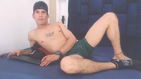 Snapshot of jhonn_rhyss chatting on 01.12.25 Jhon online show from 01.12.25