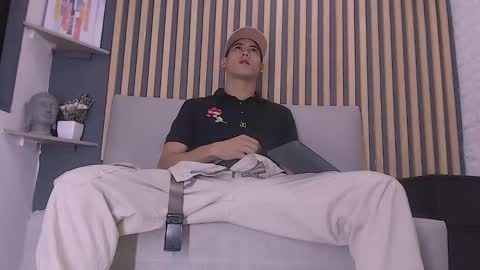 Snapshot of jhonn_rhyss chatting on 01.22.25 Jhon online show from 01.22.25