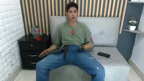 Snapshot of jhonn_rhyss chatting on 01.23.25 Jhon online show from 01.23.25