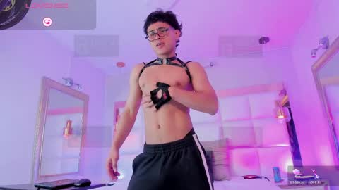 JHONNATHAN online show from 04.07.26