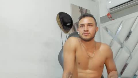 Snapshot of jhonny_flames7 chatting on 01.25.25 jhonny online show from 01.25.25