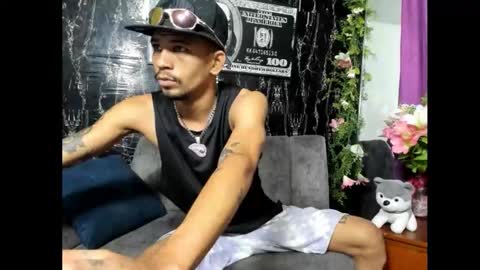 Snapshot of jhonson821 chatting on 11.18.25 jhonson821 online show from 11.18.25