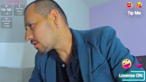 Snapshot of jhonyalzate chatting on 12.13.24 Jhony Alzate online show from 12.13.24