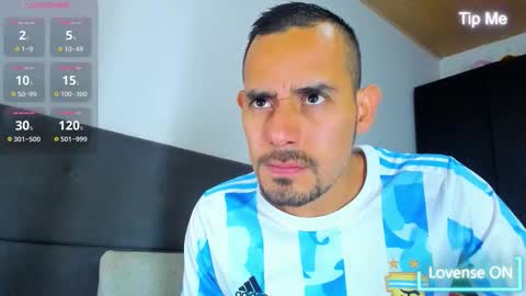 Snapshot of jhonyalzate chatting on 09.15.25 Jhony Alzate online show from 09.15.25