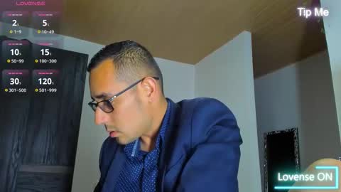 Snapshot of jhonyalzate chatting on 10.23.25 Jhony Alzate online show from 10.23.25