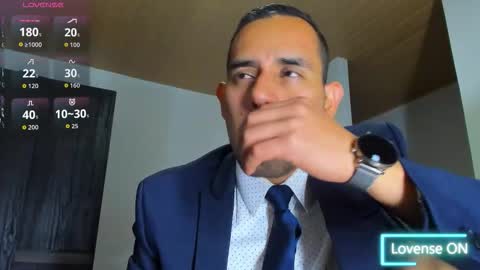 Snapshot of jhonyalzate chatting on 10.28.25 Jhony Alzate online show from 10.28.25