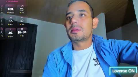 Snapshot of jhonyalzate chatting on 10.30.25 Jhony Alzate online show from 10.30.25