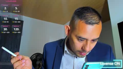 Snapshot of jhonyalzate chatting on 11.06.25 Jhony Alzate online show from 11.06.25