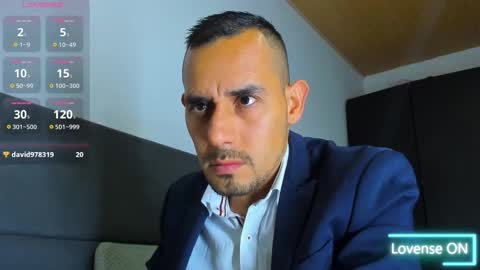 Snapshot of jhonyalzate chatting on 11.10.25 Jhony Alzate online show from 11.10.25