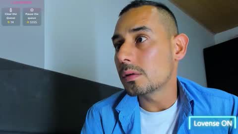 Snapshot of jhonyalzate chatting on 11.11.25 Jhony Alzate online show from 11.11.25