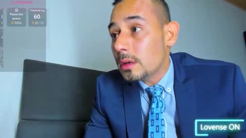 Snapshot of jhonyalzate chatting on 11.20.25 Jhony Alzate online show from 11.20.25