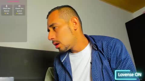 Snapshot of jhonyalzate chatting on 02.20.26 Jhony Alzate online show from 02.20.26