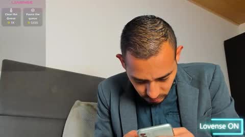 Snapshot of jhonyalzate chatting on 03.01.26 Jhony Alzate online show from 03.01.26