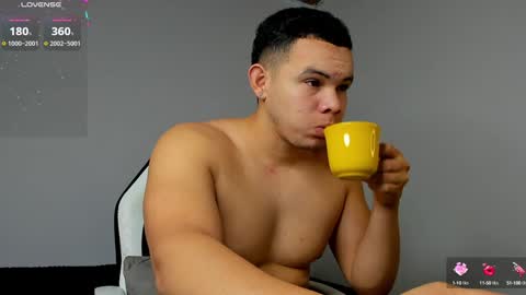Snapshot of jhotta_foxx chatting on 12.03.24 Jhonatan80 online show from 12.03.24