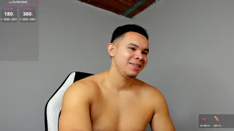 Snapshot of jhotta_foxx chatting on 12.13.24 Jhonatan80 online show from 12.13.24