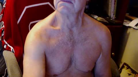 Snapshot of jimikb chatting on 09.28.25 Jim online show from 09.28.25