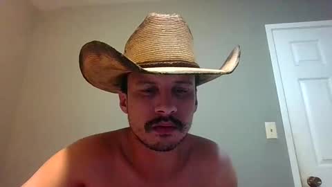 Snapshot of jimmac98 chatting on 01.05.25 james online show from 01.05.25