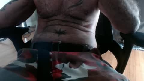 Snapshot of jimshard7x6 chatting on 12.29.24 cock model  bathing suit model online show from 12.29.24