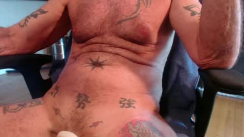 Snapshot of jimshard7x6 chatting on 02.13.25 cock model  bathing suit model online show from 02.13.25