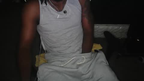 Snapshot of jinxbear1 chatting on 12.14.25 Jinxbear1 online show from 12.14.25