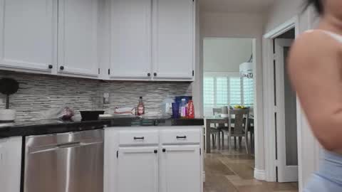 Jiwon online show from 10.13.25