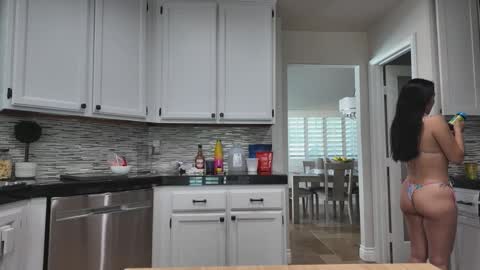 Jiwon online show from 10.18.25