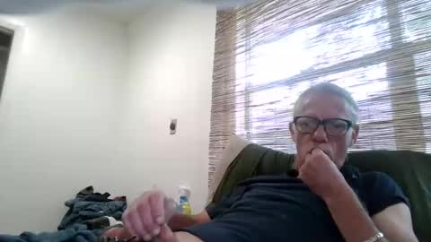 Snapshot of jizzmitten5 chatting on 09.11.25 jizzmitten5 online show from 09.11.25