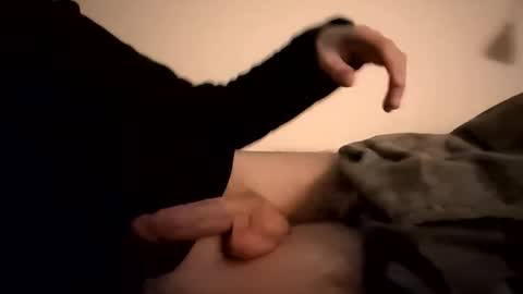 Snapshot of jizzysinn420 chatting on 12.18.25 jizzysinn420 online show from 12.18.25