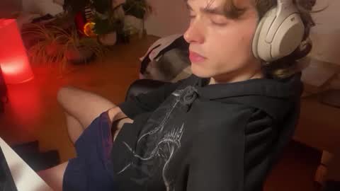 Snapshot of jjayce25ste chatting on 11.30.25 Kitty online show from 11.30.25