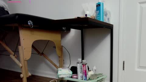 Nicole  Allen online show from 04.02.26