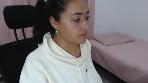 Julieta online show from 02.20.25