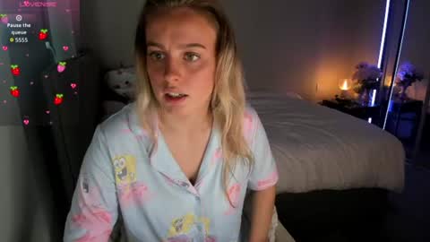 Snapshot of jjulietterose chatting on 06.17.26 Juliette Rose online show from 06.17.26