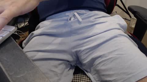 Snapshot of jlouis759 chatting on 10.27.25 jlouis759 online show from 10.27.25