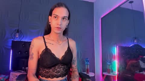 Joa Isaza     online show from 12.26.24