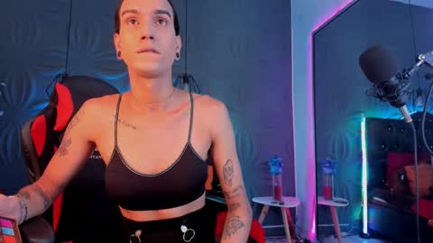 Joa Isaza     online show from 01.14.25