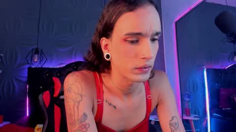 Joa Isaza     online show from 01.18.25