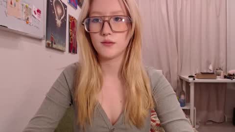 joan_kiss online show from 09.08.25