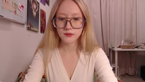 joan_kiss online show from 09.22.25