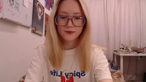 joan_kiss online show from 11.28.25