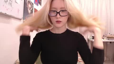 joan_kiss online show from 12.15.25