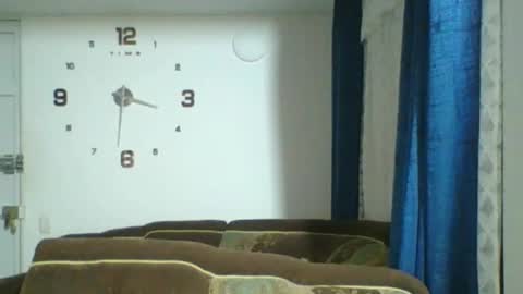 Snapshot of joan_saenz chatting on 12.21.25 JOAN SAENZ online show from 12.21.25