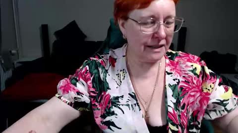 Snapshot of joannaandneighbour chatting on 02.24.26 Joanna and Greg online show from 02.24.26