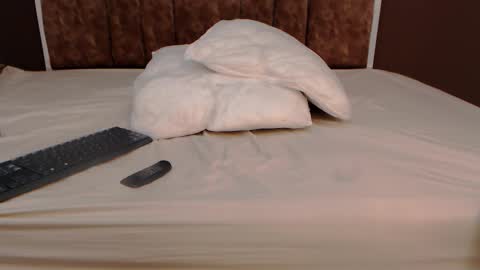 joecollins_ online show from 09.26.25