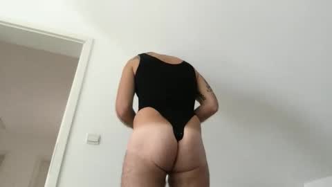 Snapshot of joejose03 chatting on 10.19.25 joejose03 online show from 10.19.25