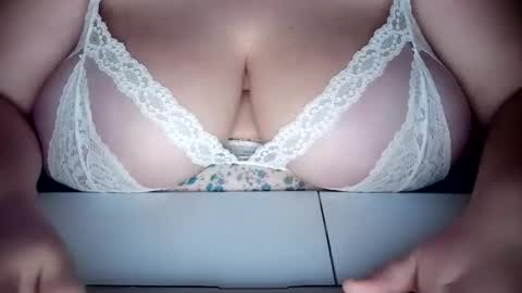 Kisses4Lexi online show from 09.24.25