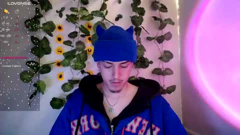 Snapshot of johan_parker222 chatting on 09.22.25 johan_parker222 online show from 09.22.25