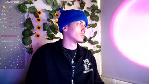 Snapshot of johan_parker222 chatting on 09.27.25 johan_parker222 online show from 09.27.25